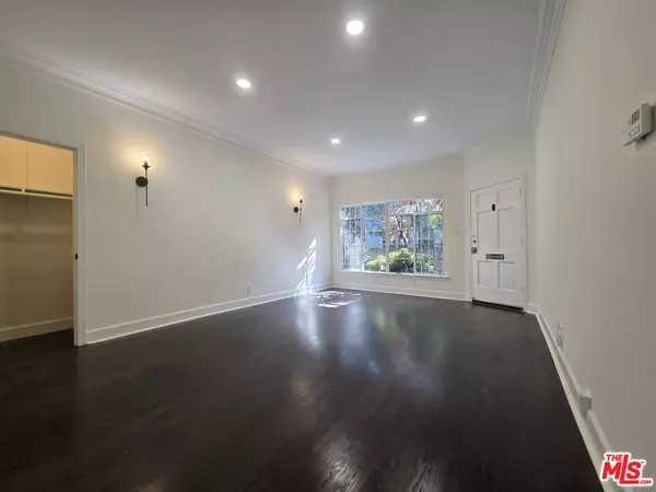 107 N Sweetzer Ave #3/4, Los Angeles, CA 90048