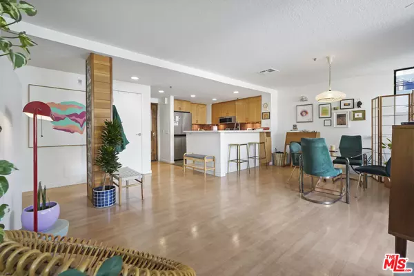 880 W 1st St #604, Los Angeles, CA 90012