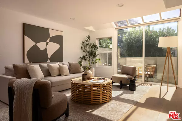 Calabasas, CA 91301,4240 Lost Hills Rd #602