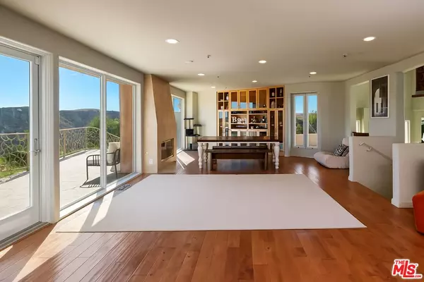 Bell Canyon, CA 91307,28 Ranchero Rd