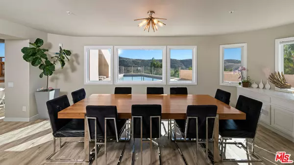 Bell Canyon, CA 91307,28 Ranchero Rd