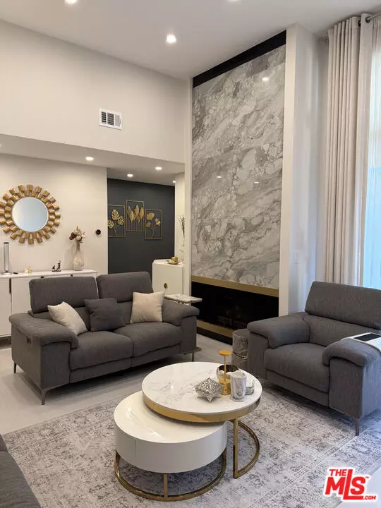 Marina Del Rey, CA 90292,13218 Fiji Way #J