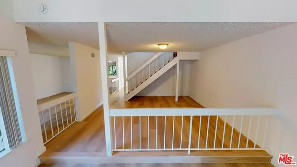 Chatsworth, CA 91311,10464 Larwin Ave