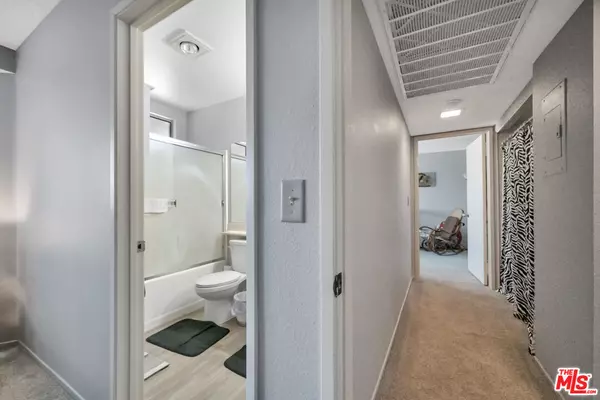 Chatsworth, CA 91311,10220 De Soto Ave #24