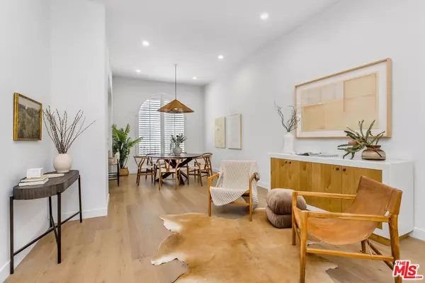 Sherman Oaks, CA 91423,14234 Dickens St #2