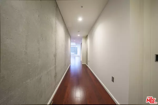 Los Angeles, CA 90015,1155 S Grand Ave #1507