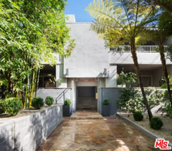West Hollywood, CA 90069,8911 Cynthia St #7