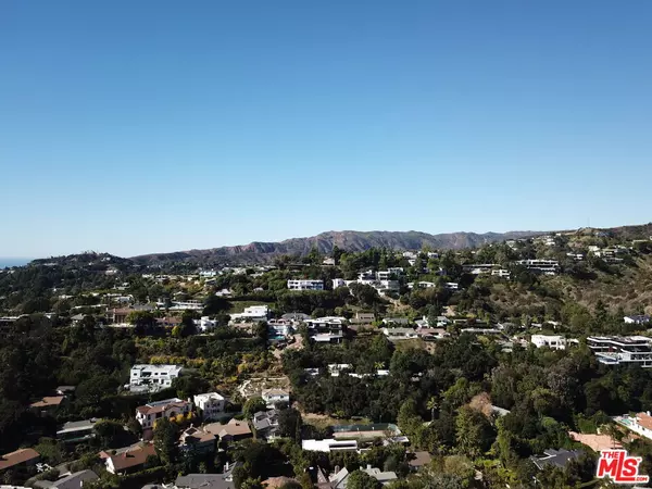 Los Angeles, CA 90049,875 N Norman Pl