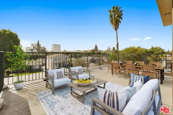 15207 Morrison St, Sherman Oaks, CA 91403