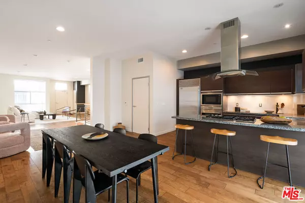 Marina Del Rey, CA 90292,3119 Via Dolce #302