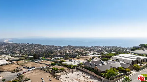 Pacific Palisades, CA 90272,16638 Charmel Ln