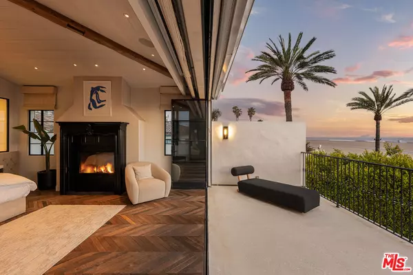 Santa Monica, CA 90403,966 Palisades Beach Rd