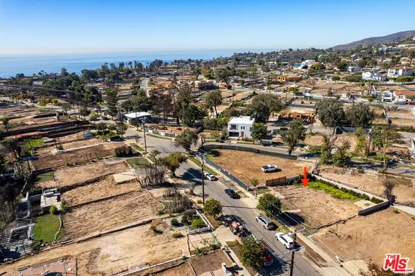 Pacific Palisades, CA 90272,617 N Las Casas Ave