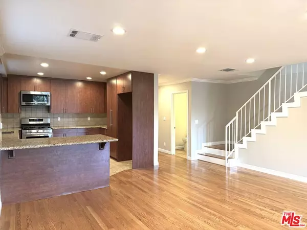 Burbank, CA 91502,310 E Providencia Ave #202