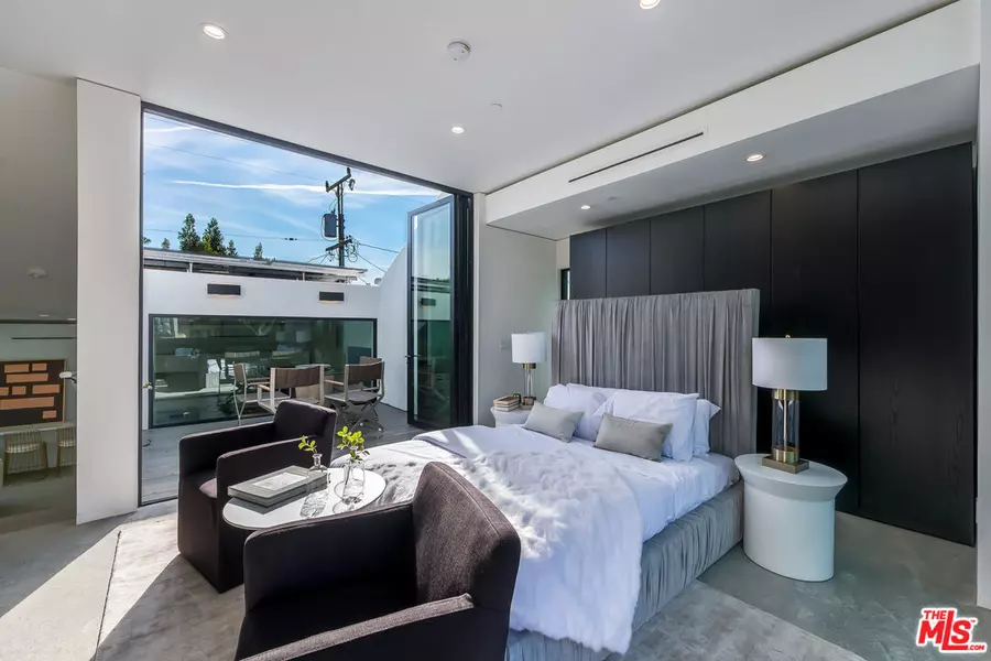 857 Hilldale Ave, West Hollywood, CA 90069