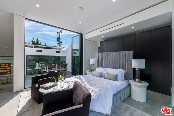 857 Hilldale Ave, West Hollywood, CA 90069