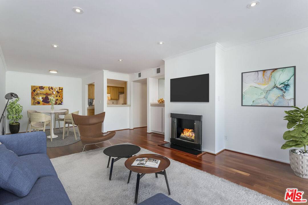 906 N Doheny Dr #219, West Hollywood, CA 90069