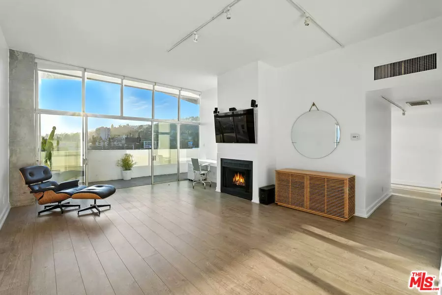 1155 N La Cienega Blvd #5, West Hollywood, CA 90069