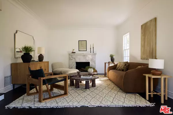 Los Angeles, CA 90068,5712 Spring Oak Dr