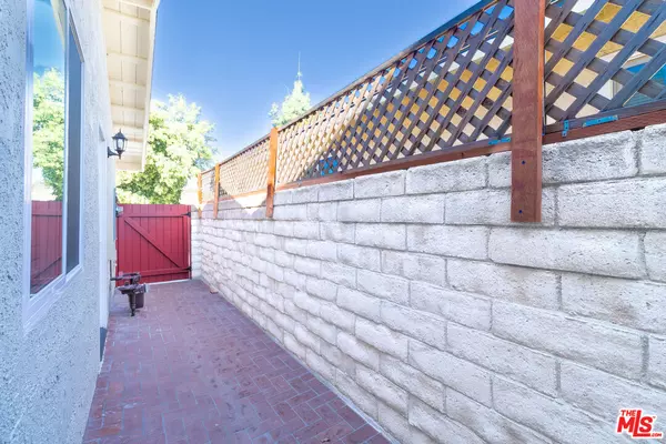 Northridge, CA 91324,8326 Beckford Ave