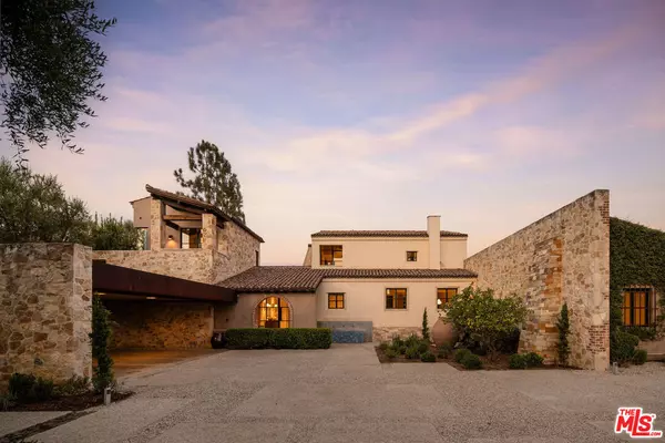 Beverly Hills, CA 90210,976 N Alpine Dr