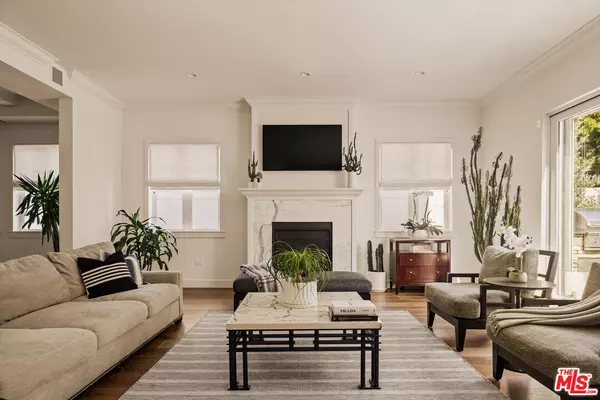 Los Angeles, CA 90045,7324 Westlawn Ave