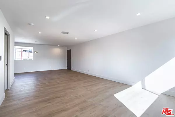 Los Angeles, CA 90025,12425 Texas Ave #14