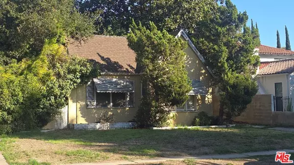 4948 N Denny Ave, North Hollywood, CA 91601