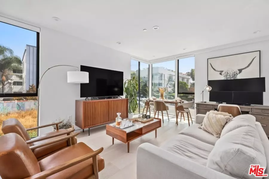 1243 N Gower St, Los Angeles, CA 90038