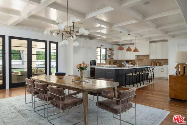 Sherman Oaks, CA 91423,3901 Longridge Ave