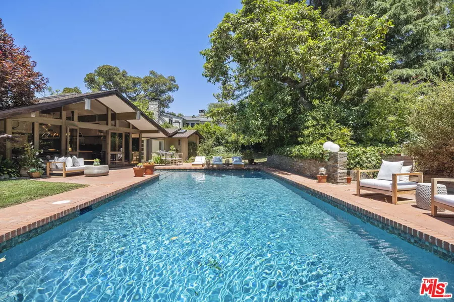 3 Latimer Rd, Santa Monica, CA 90402