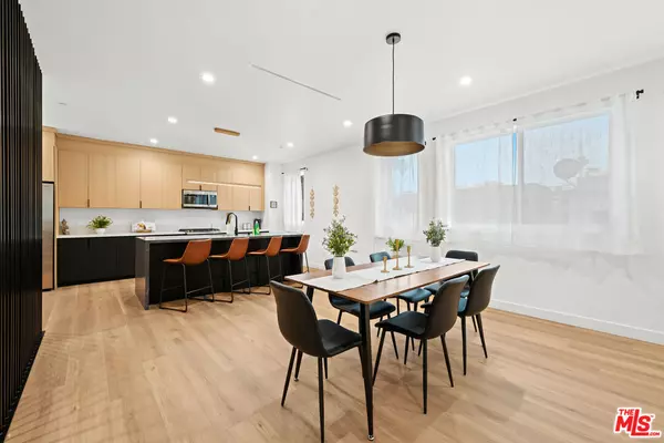 Los Angeles, CA 90038,841 N Mccadden Pl #22