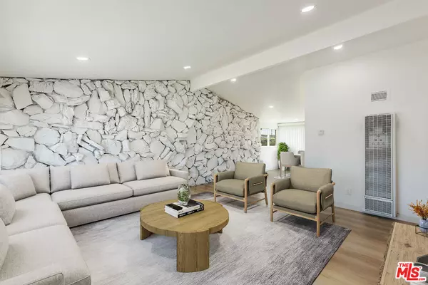 Los Angeles, CA 90061,424 Markton St