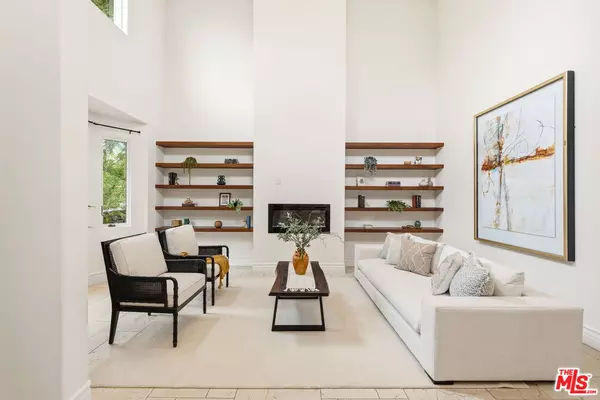 Encino, CA 91436,16655 La Maida St