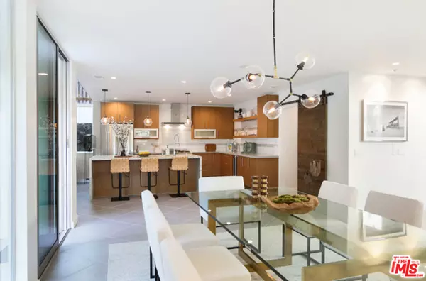 10486 Sandall Ln, Los Angeles, CA 90077