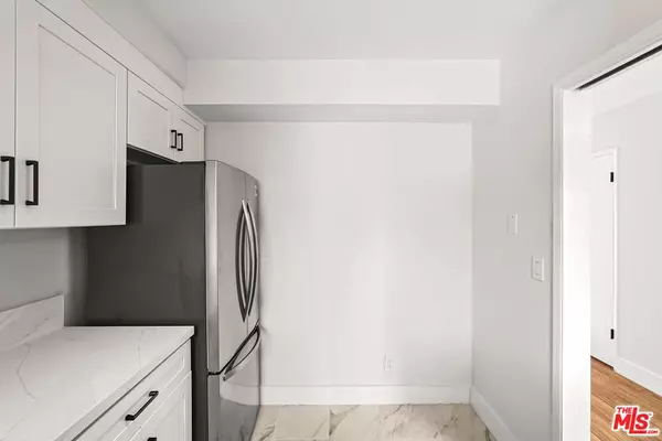 West Hollywood, CA 90046,1031 N Laurel Ave #6