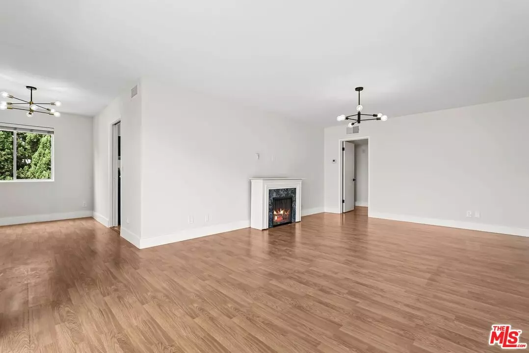 West Hollywood, CA 90046,1031 N Laurel Ave #6