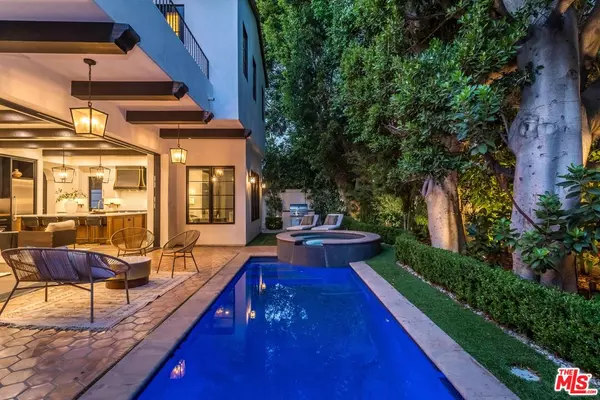 Los Angeles, CA 90046,820 N Vista St