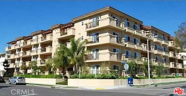 Los Angeles, CA 90049,11911 Mayfield Ave #106