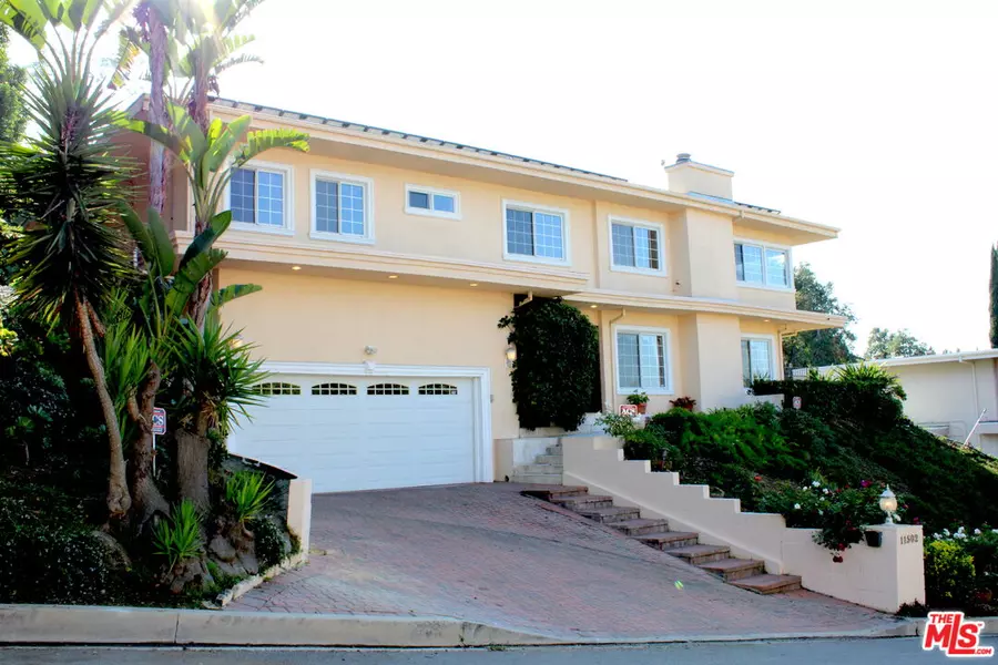 11502 Dona Teresa Dr, Studio City, CA 91604