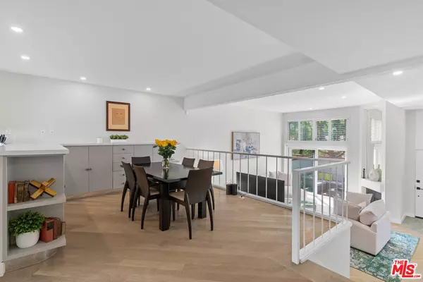 Marina Del Rey, CA 90292,13072 Maxella Ave #2