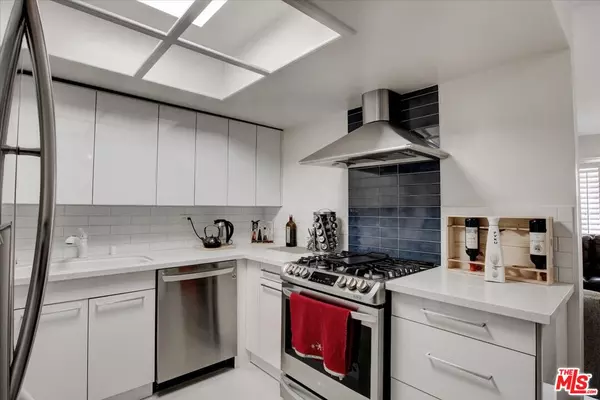 Glendale, CA 91204,108 W Maple St #27