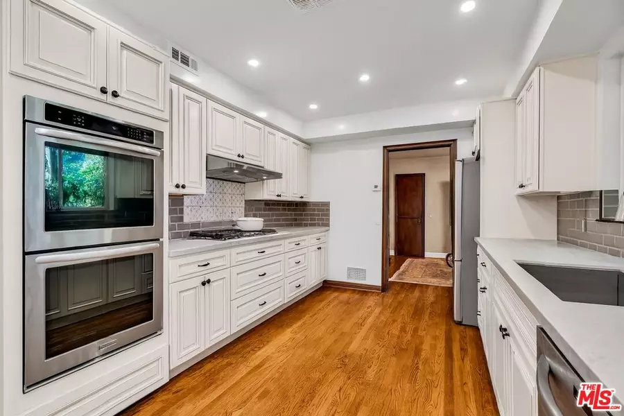 701 N Sierra Dr, Beverly Hills, CA 90210