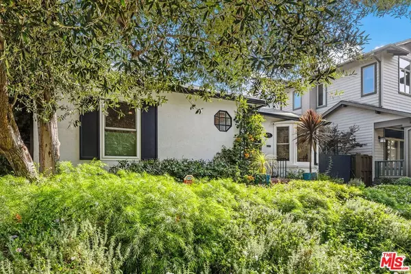 Los Angeles, CA 90034,2342 Beverwil Dr