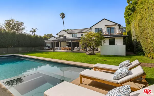 720 S Amalfi Dr, Pacific Palisades, CA 90272