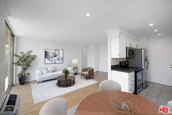 Los Angeles, CA 90036,525 N Sycamore Ave #304