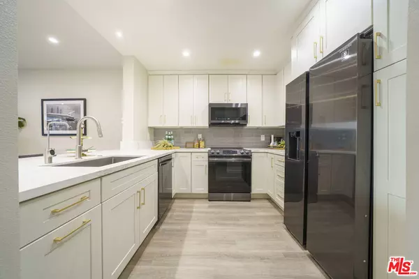 Los Angeles, CA 90005,625 S Berendo St #308