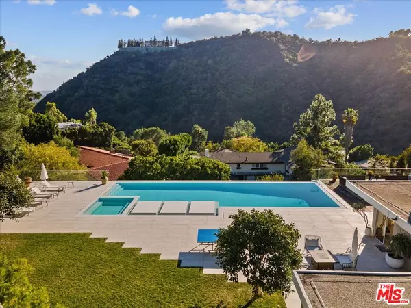 Beverly Hills, CA 90210,1650 Clear View Dr