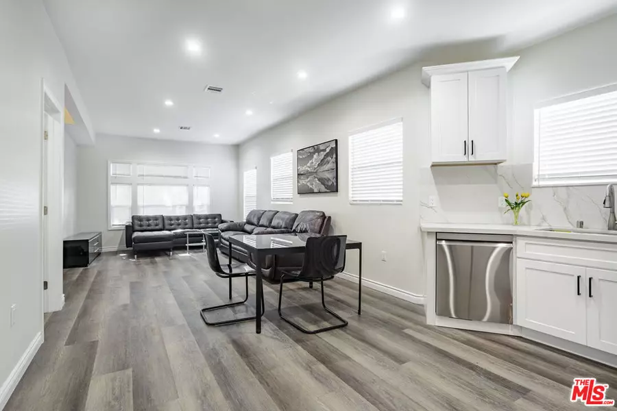 1475 W 22nd St, Los Angeles, CA 90007