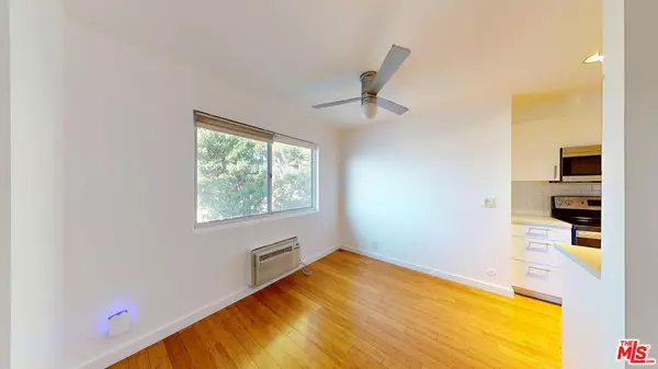 Los Angeles, CA 90036,525 N Sycamore Ave #411